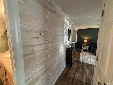 Entry Way - 307 Bittersweet St, Payson, IL 62360 photo 3 of 3