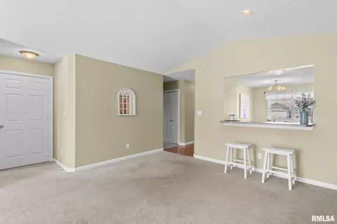 Living - 2908 Ocala Ln, Springfield, IL 62702 photo 4 of 4