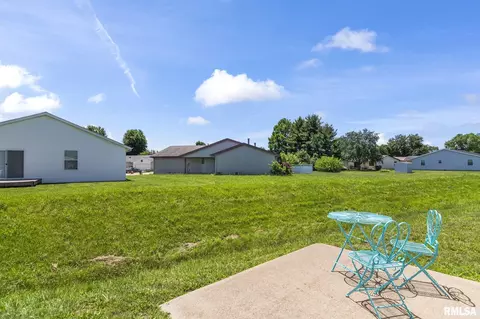 Exterior - 2908 Ocala Ln, Springfield, IL 62702 photo 4 of 6