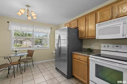 Kitchen - 2908 Ocala Ln, Springfield, IL 62702 photo 1 of 3