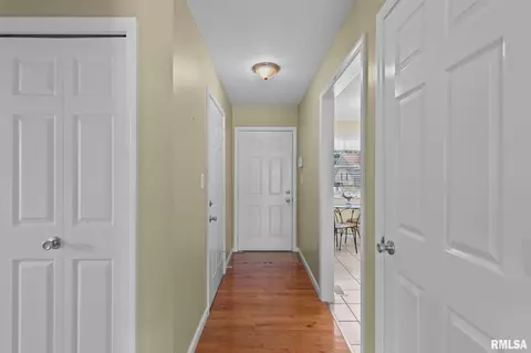Entry Way - 2908 Ocala Ln, Springfield, IL 62702 photo 1 of 3