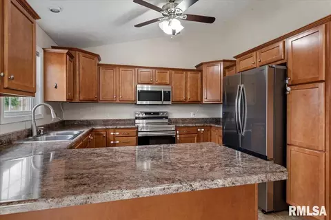 Kitchen - 2907 Cindy Ln, Springfield, IL 62711 photo 1 of 2