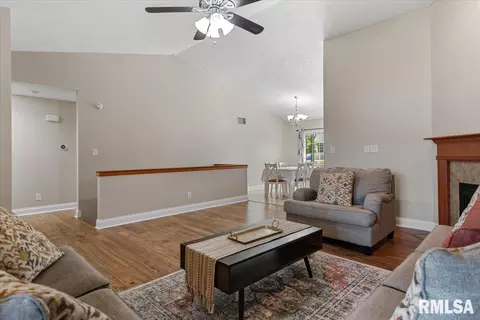 Other - 2907 Cindy Ln, Springfield, IL 62711 photo 2 of 14