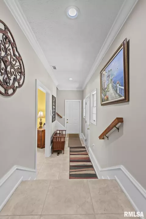 Entry Way - 4755 W Washington St, Springfield, IL 62711 photo 3 of 7