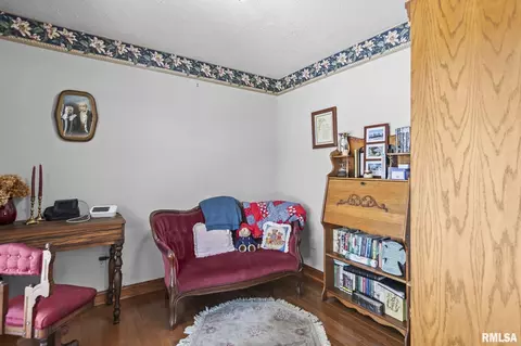 Bedroom - 4755 W Washington St, Springfield, IL 62711 photo 4 of 11