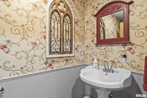 Bath - 4755 W Washington St, Springfield, IL 62711 photo 1 of 4