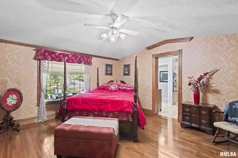 Bedroom - 4755 W Washington St, Springfield, IL 62711 photo 2 of 11