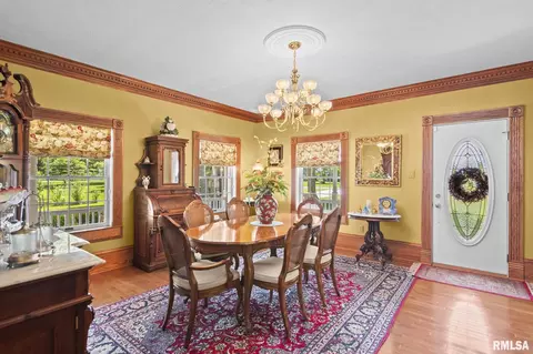 Dining - 4755 W Washington St, Springfield, IL 62711 photo 2 of 4