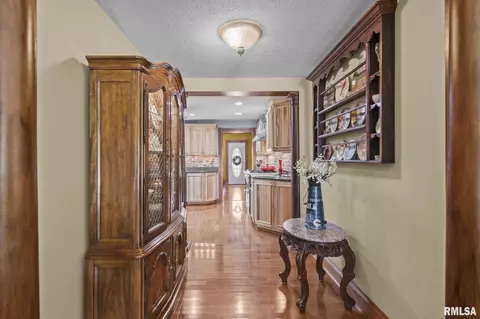 Entry Way - 4755 W Washington St, Springfield, IL 62711 photo 1 of 7