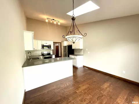 Kitchen - 1908 Bayview Ct, Springfield, IL 62704 photo 6 of 6