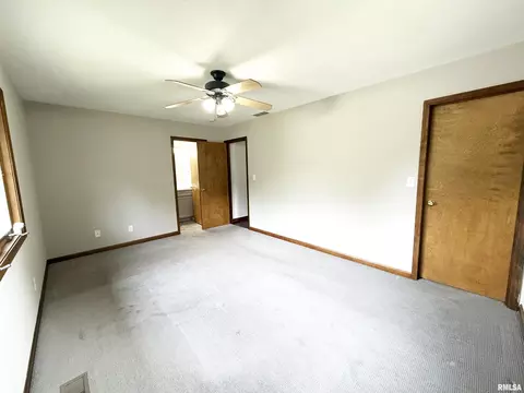 Bedroom - 1908 Bayview Ct, Springfield, IL 62704 photo 1 of 5