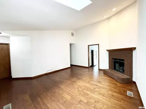 Living - 1908 Bayview Ct, Springfield, IL 62704 photo 1 of 3