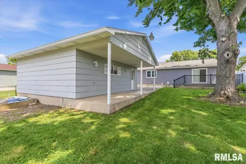 Exterior - 3006 Sandgate Rd, Springfield, IL 62702 photo 8 of 8