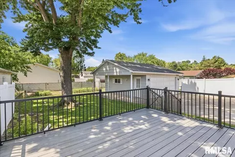 Exterior - 3006 Sandgate Rd, Springfield, IL 62702 photo 5 of 8