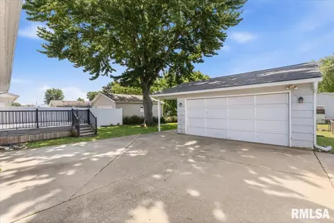 Exterior - 3006 Sandgate Rd, Springfield, IL 62702 photo 4 of 8