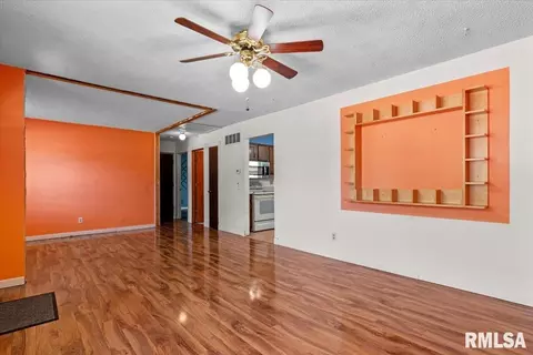 Living - 3006 Sandgate Rd, Springfield, IL 62702 photo 1 of 5
