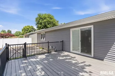 Exterior - 3006 Sandgate Rd, Springfield, IL 62702 photo 6 of 8