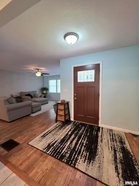 103 W Jefferson St, Camp Point, IL 62320 photo 3