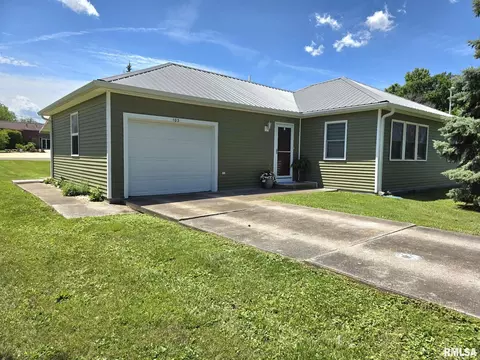 103 W Jefferson St, Camp Point, IL 62320