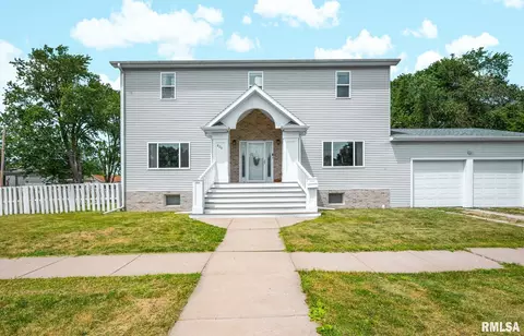 820 W Boston Ave, Monmouth, IL 61462