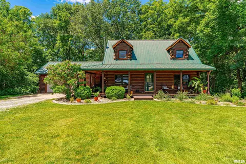 25330 Longview Rd, Hopedale, IL 61747