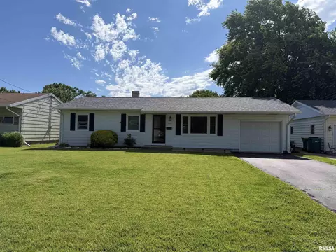 903 Harrison St, Galesburg, IL 61401