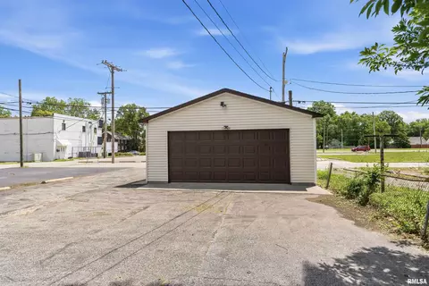 Exterior - 2628 S 5th St, Springfield, IL 62703 photo 4 of 5