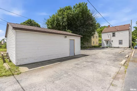 Exterior - 2628 S 5th St, Springfield, IL 62703 photo 2 of 5