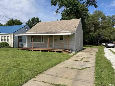 1319 N 24th St, Quincy, IL 62301