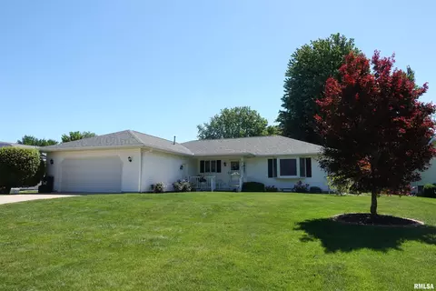 3103 Castlebury Pl, Galesburg, IL 61401