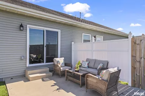 Exterior - 3813 Sugar Loaf Dr, Springfield, IL 62711 photo 3 of 5