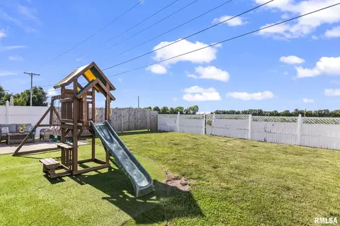 Exterior - 3813 Sugar Loaf Dr, Springfield, IL 62711 photo 2 of 5