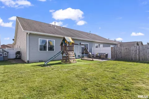 Exterior - 3813 Sugar Loaf Dr, Springfield, IL 62711 photo 4 of 5