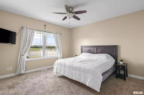 Bedroom - 3813 Sugar Loaf Dr, Springfield, IL 62711 photo 2 of 7
