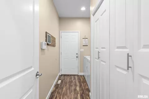 Entry Way - 3813 Sugar Loaf Dr, Springfield, IL 62711 photo 1 of 1
