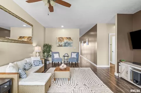 Living - 3813 Sugar Loaf Dr, Springfield, IL 62711 photo 2 of 2