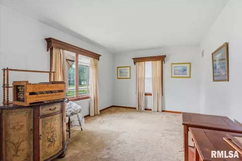 3024 S 2nd St, Springfield, IL 62703 photo 2