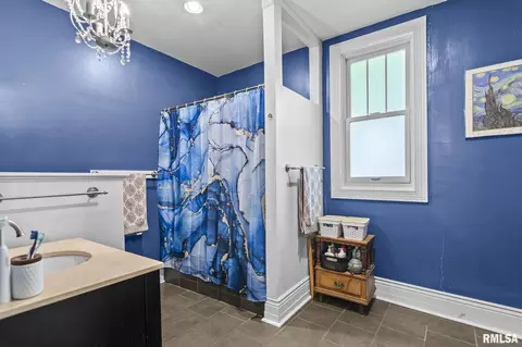 Bath - 1015 W Washington St, Springfield, IL 62702 photo 1 of 2