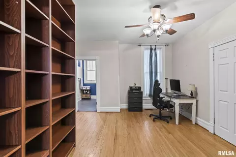 Entry Way - 1015 W Washington St, Springfield, IL 62702 photo 1 of 1