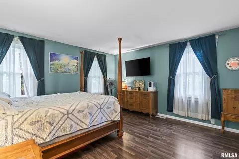 Bedroom - 1015 W Washington St, Springfield, IL 62702 photo 1 of 5