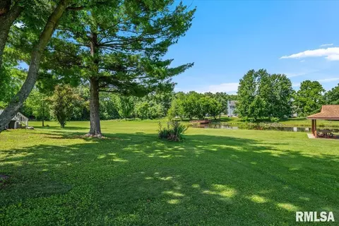Exterior - 2905 Ontario Dr, Springfield, IL 62707 photo 1 of 7