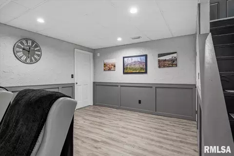 Entry Way - 2905 Ontario Dr, Springfield, IL 62707 photo 2 of 2