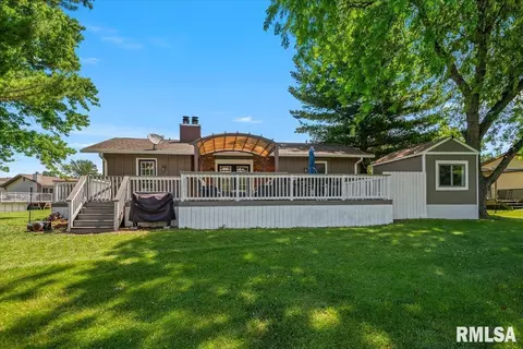 Exterior - 2905 Ontario Dr, Springfield, IL 62707 photo 2 of 7