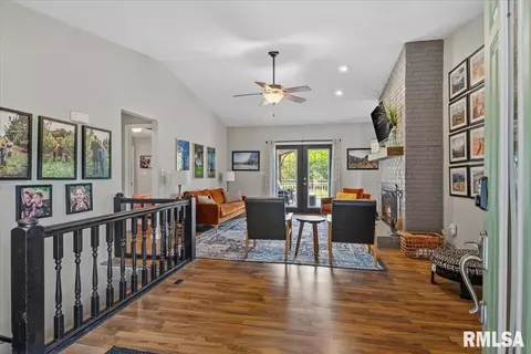 Entry Way - 2905 Ontario Dr, Springfield, IL 62707 photo 1 of 2