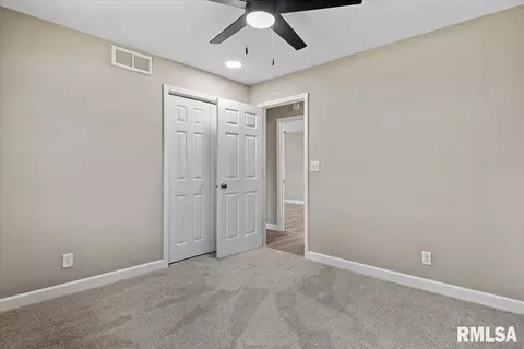 Bedroom - 2320 Lindbergh Blvd, Springfield, IL 62704 photo 7 of 8