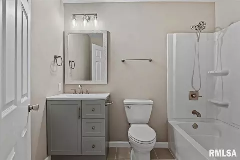 Bath - 2320 Lindbergh Blvd, Springfield, IL 62704 photo 2 of 2