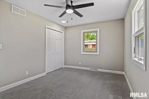 Bedroom - 2320 Lindbergh Blvd, Springfield, IL 62704 photo 5 of 8