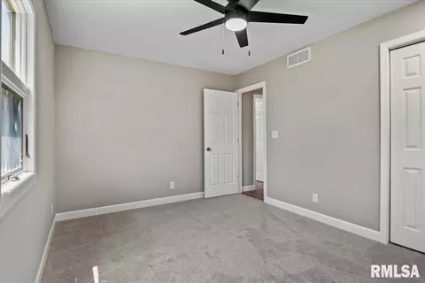 Bedroom - 2320 Lindbergh Blvd, Springfield, IL 62704 photo 6 of 8