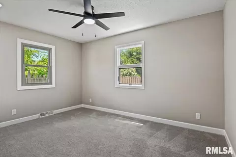 Bedroom - 2320 Lindbergh Blvd, Springfield, IL 62704 photo 4 of 8
