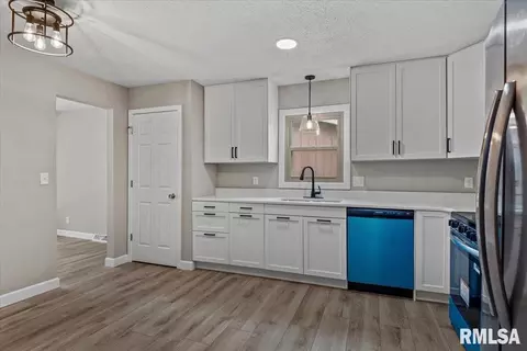 Other - 2320 Lindbergh Blvd, Springfield, IL 62704 photo 6 of 10